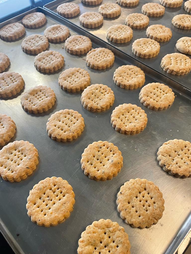 PARMESAN & THYME BISCUIT